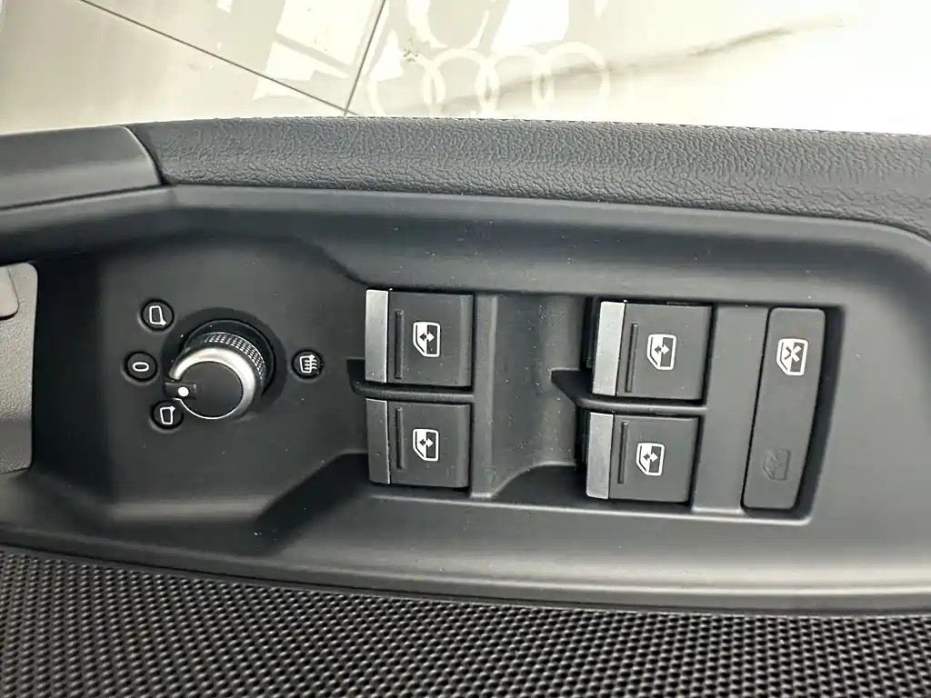 Audi A3 2023 — фото 11