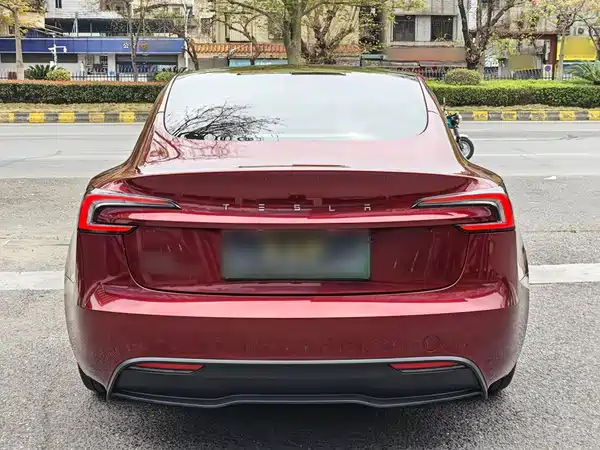 Tesla Model 3 2023