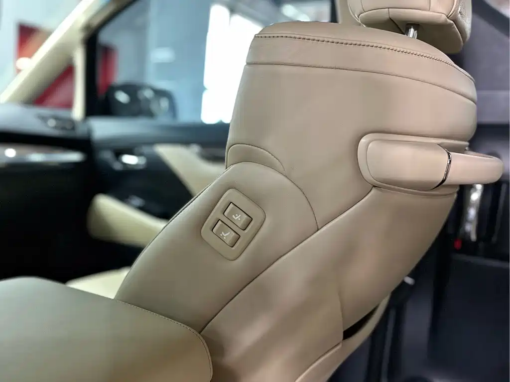 Toyota Alphard 2019 — фото 18