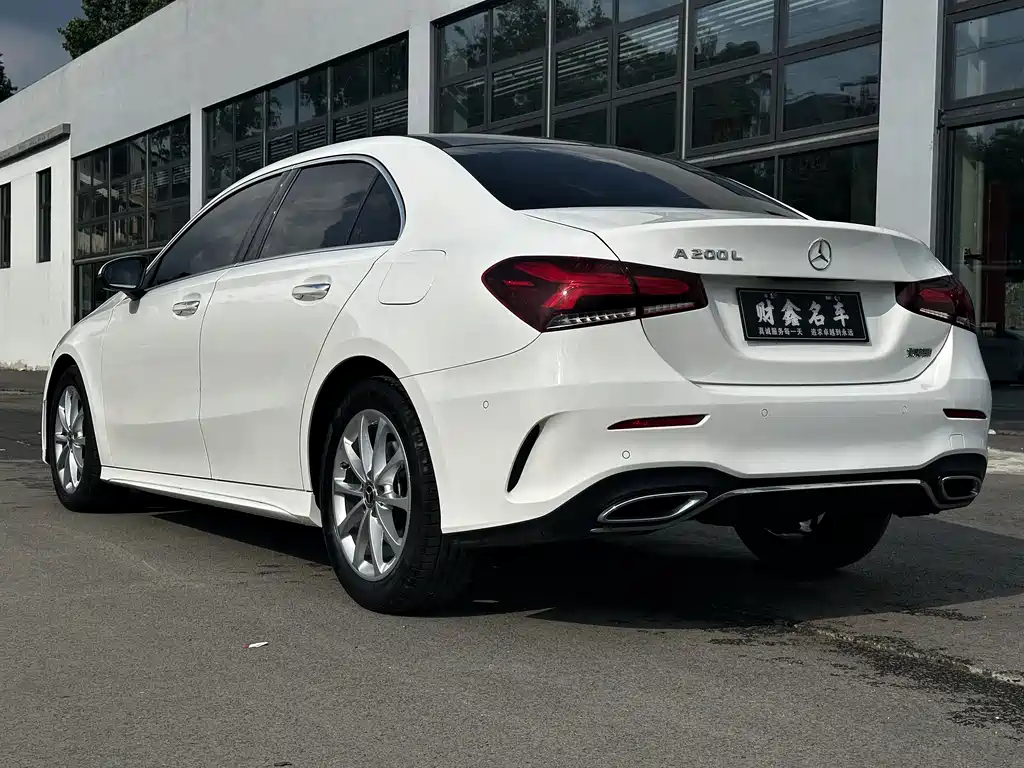 Mercedes-Benz A-Class 2022 — фото 15