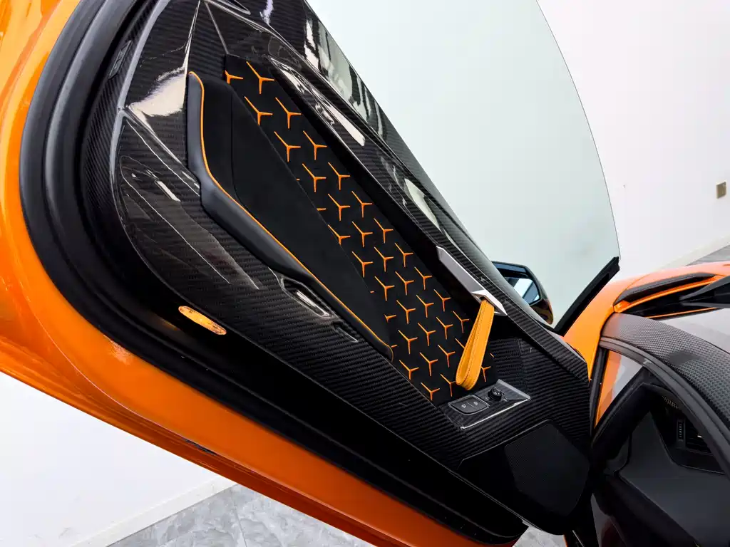 Lamborghini Aventador 2012 — фото 17