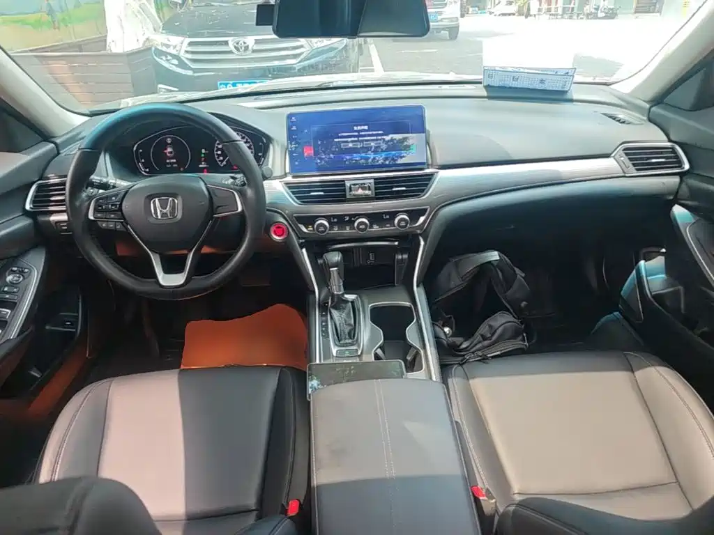 Honda Accord 2021 — фото 10