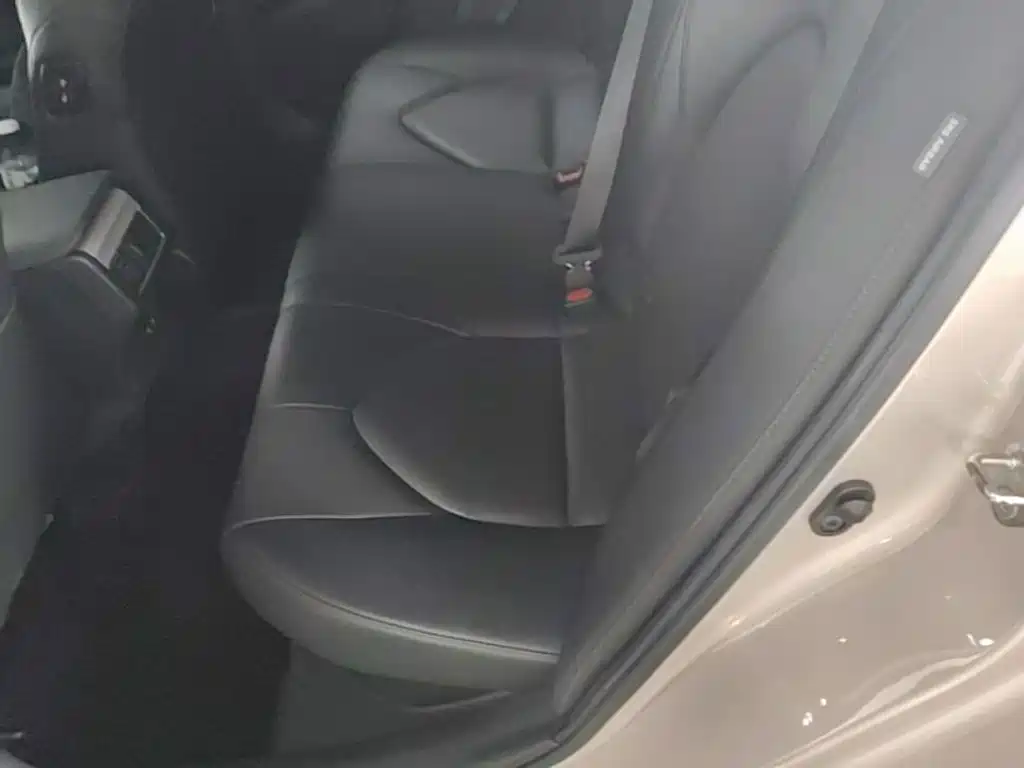 Toyota Camry 2019 — фото 17