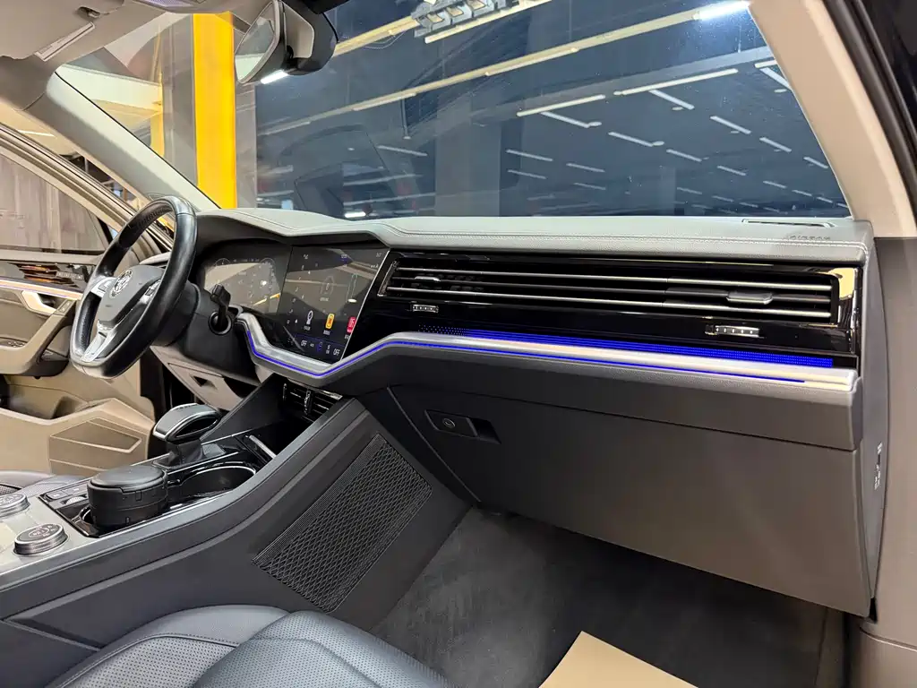 Volkswagen Touareg 2019 — фото 20