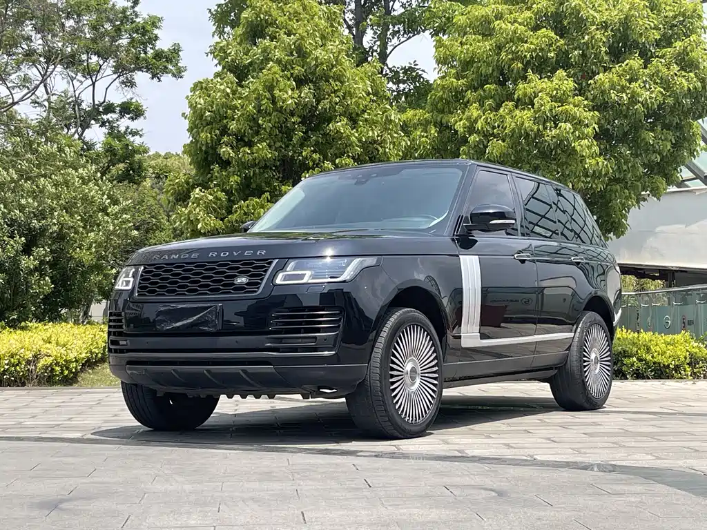 Land Rover Range Rover 2018 — фото 1