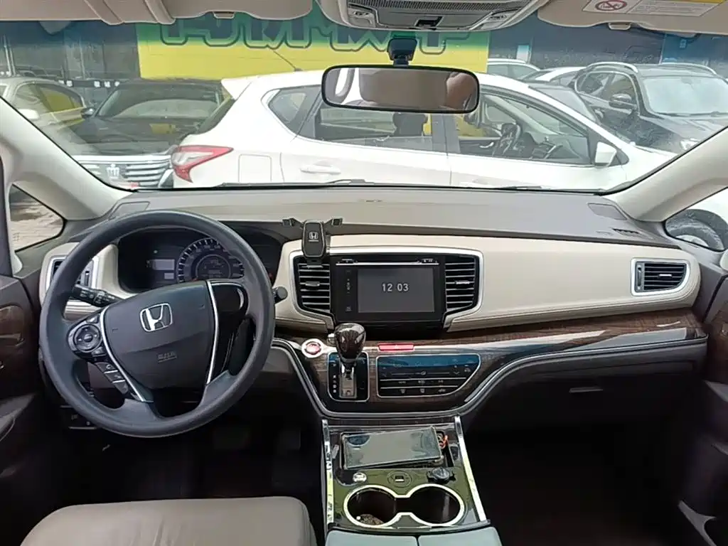 Honda Odyssey 2018 — фото 10