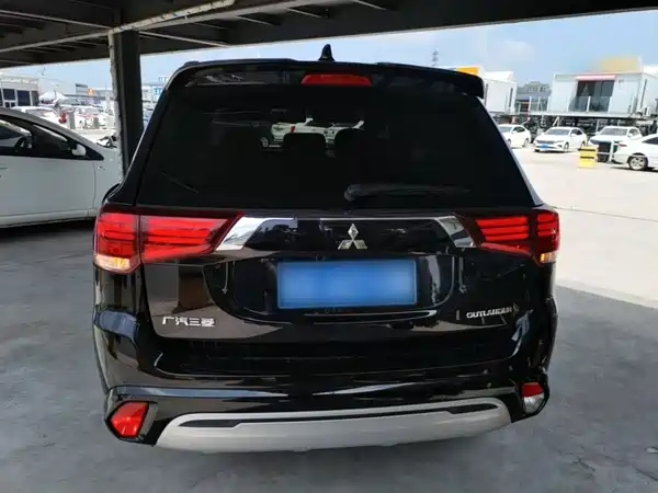 Mitsubishi Outlander 2021