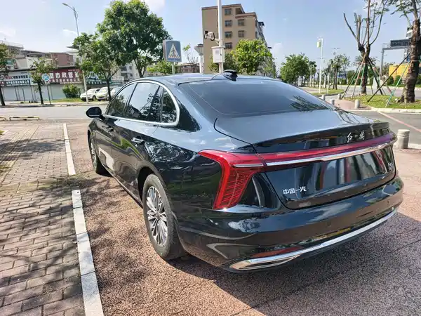 Hongqi H5 2022