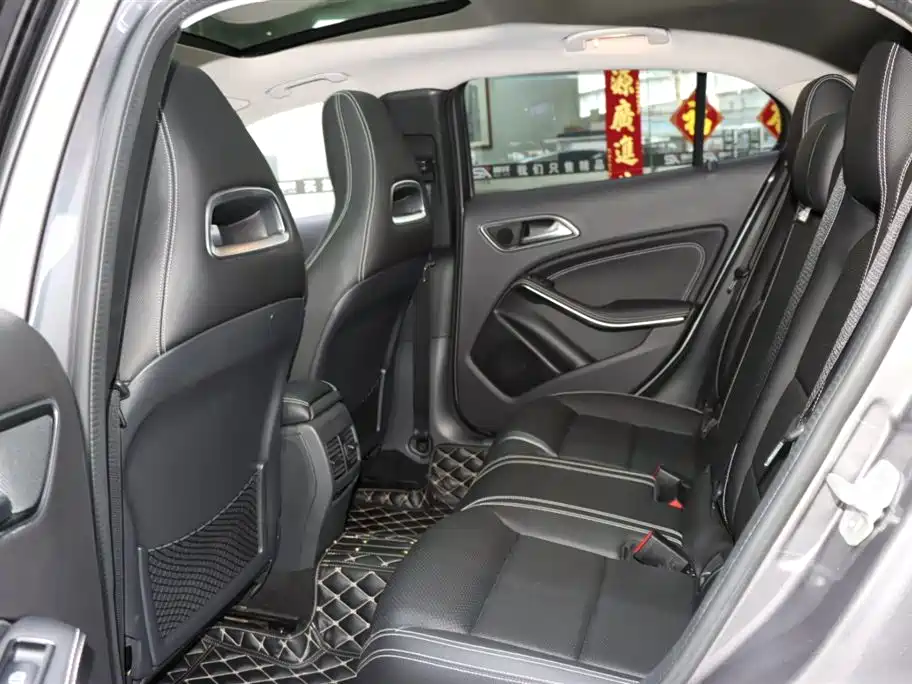 Mercedes-Benz GLA 2015 — фото 11
