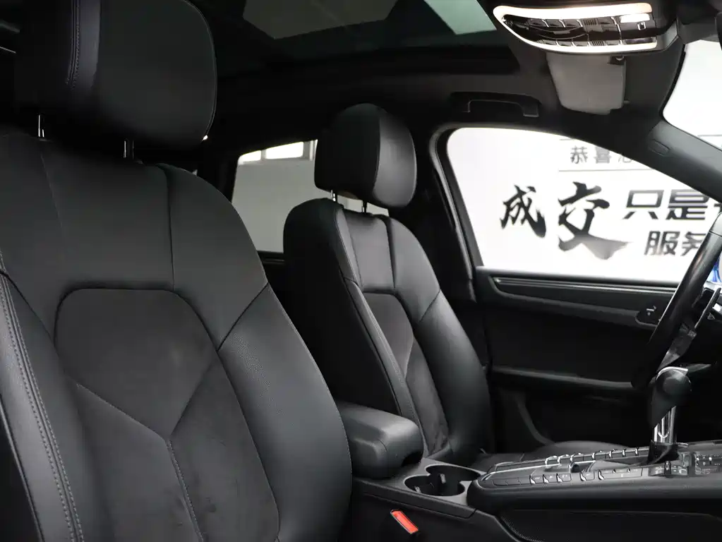 Porsche Macan 2016 — фото 23