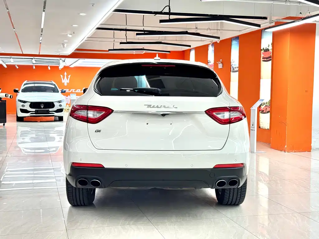 Maserati Levante 2017 — фото 9