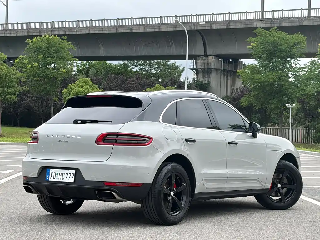 Porsche Macan 2016