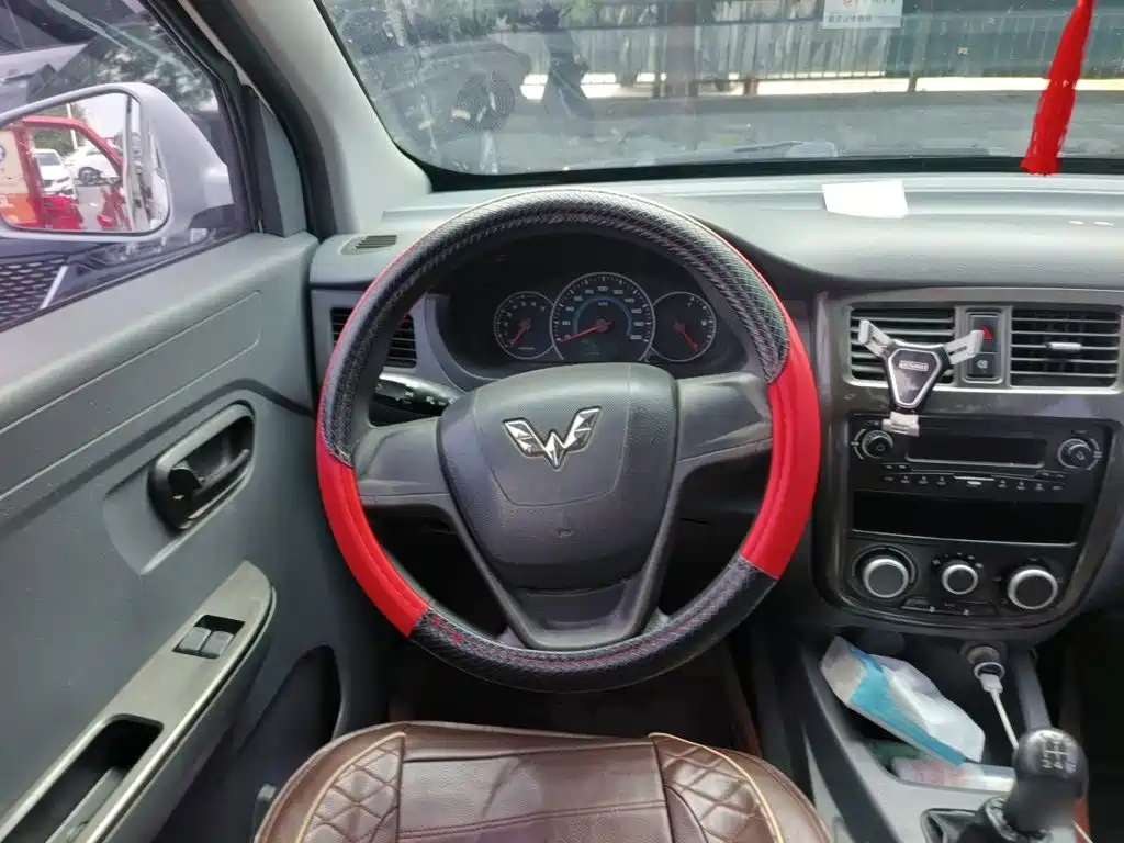 Wuling Rongguang V 2015 — фото 11