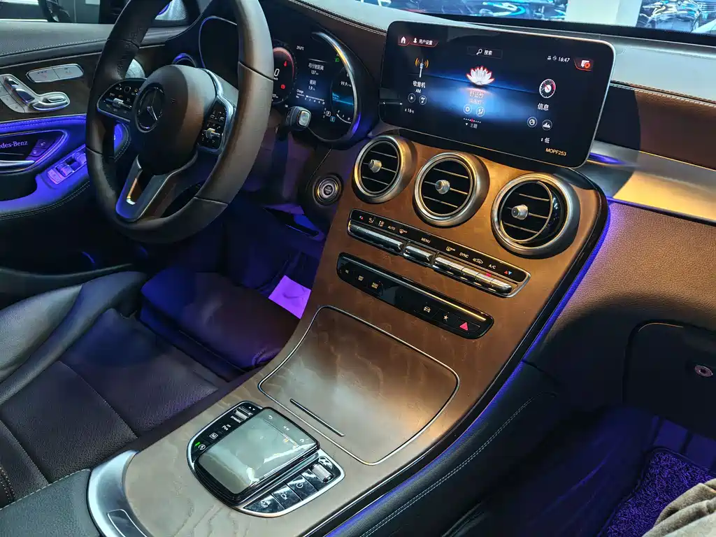 Mercedes-Benz GLC 2020 — фото 27