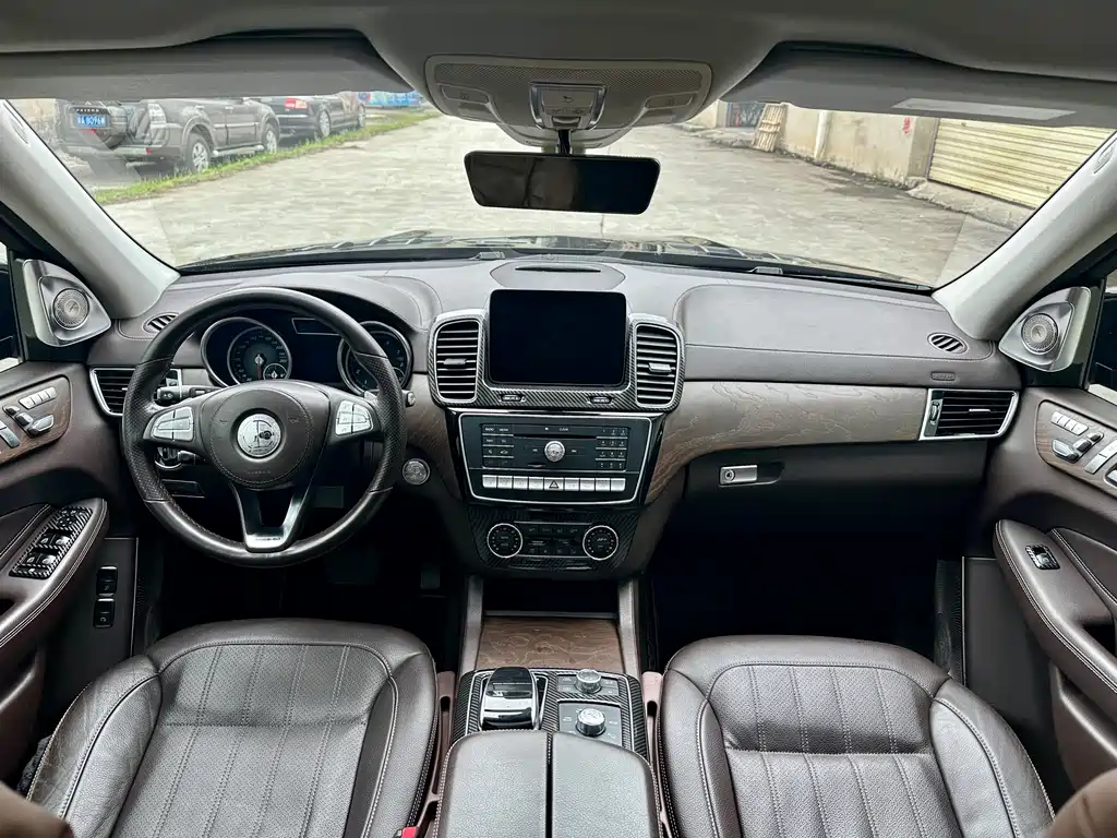 Mercedes-Benz GLS 2016 — фото 12
