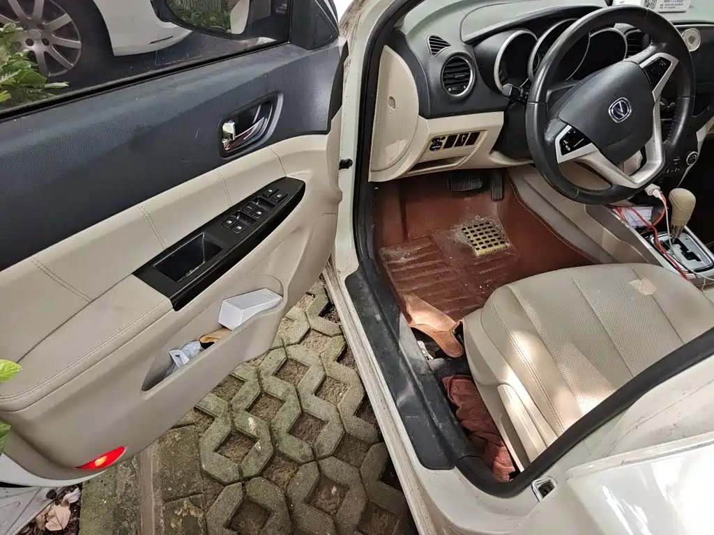 Changan Eado 2014 — фото 17