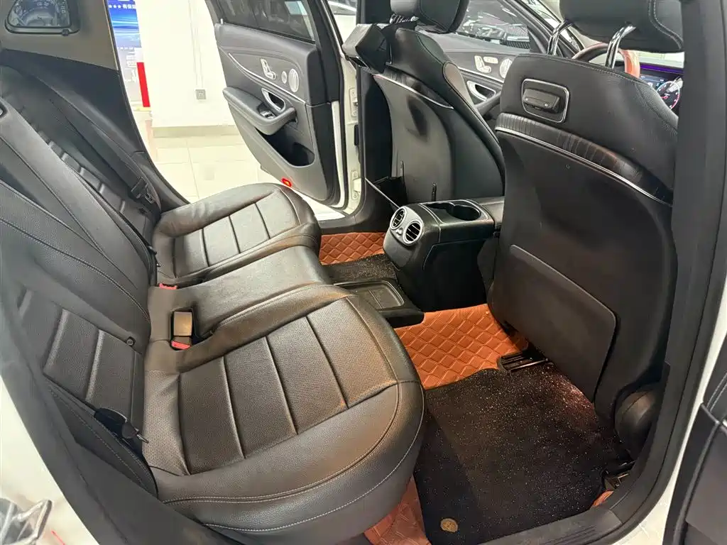 Mercedes-Benz E-Class 2020 — фото 15