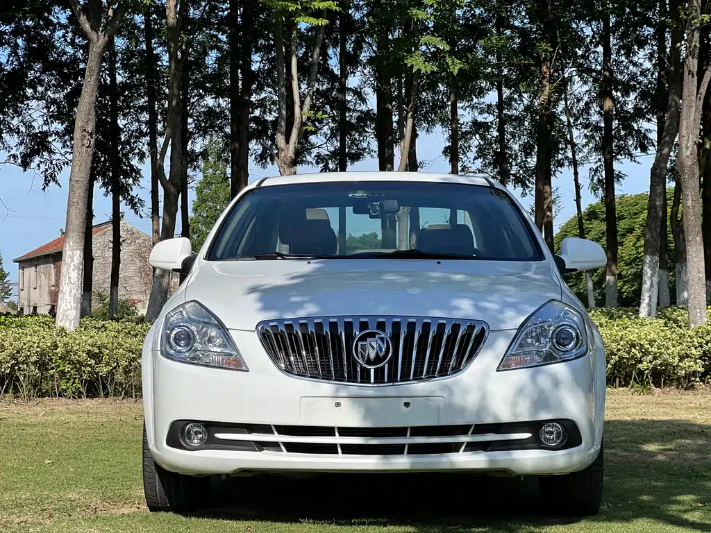 Buick Excelle 2014 — фото 2