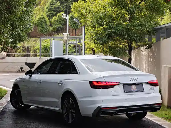 Audi A4L 2021