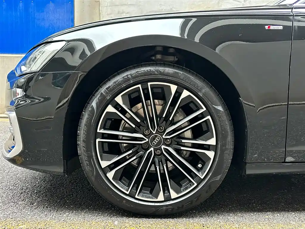 Audi A6L 2025 — фото 6