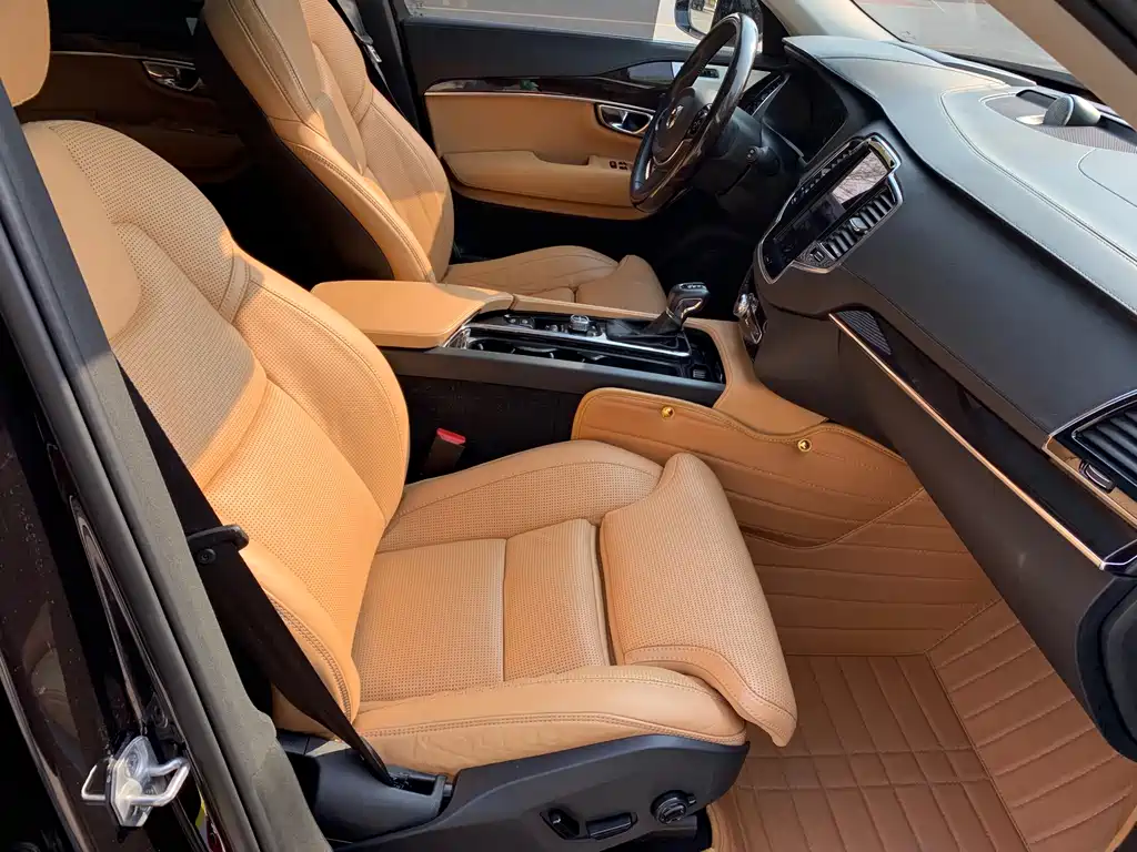 Volvo XC90 2015 — фото 19