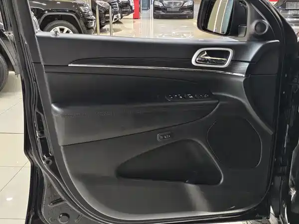 Jeep Grand Cherokee 2020