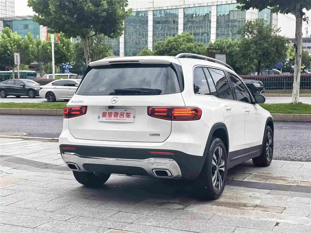 Mercedes-Benz GLB 2024