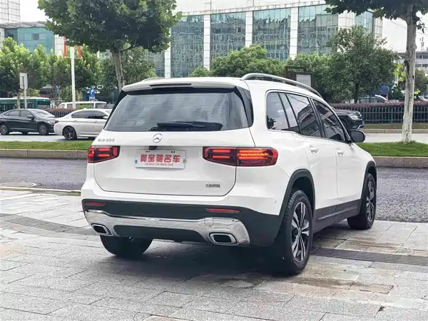 Mercedes-Benz GLB 2024
