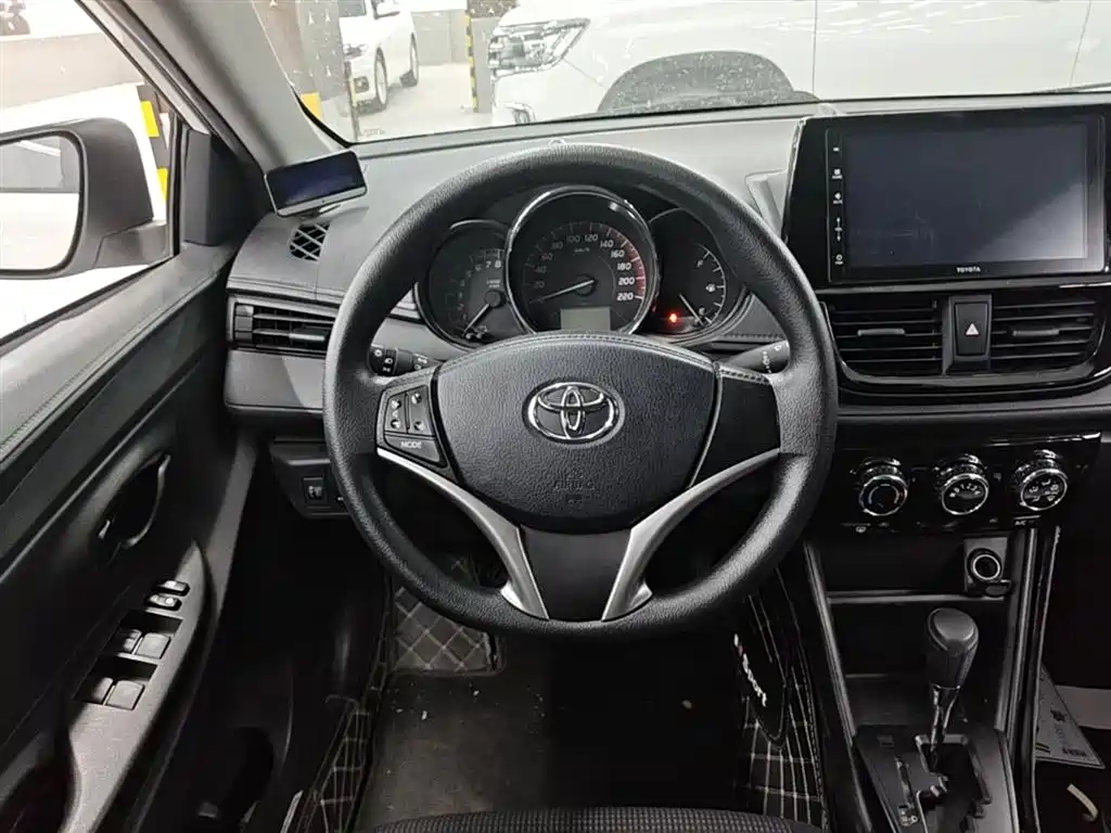 Toyota Vios 2023 — фото 17