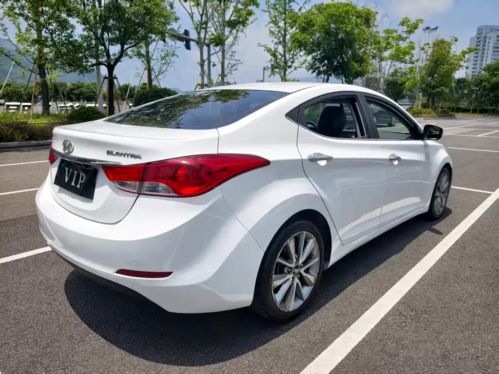 Hyundai Elantra Langdong 2016 — фото 13