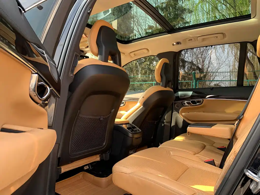 Volvo XC90 2015 — фото 14
