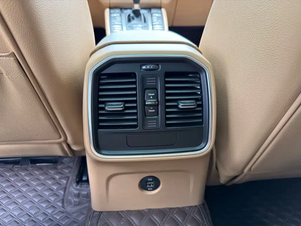 Porsche Macan 2018 — фото 25