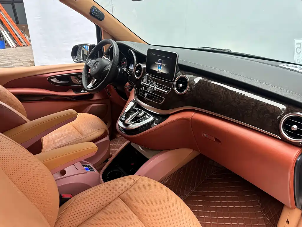 Mercedes-Benz V-Class 2019 — фото 8
