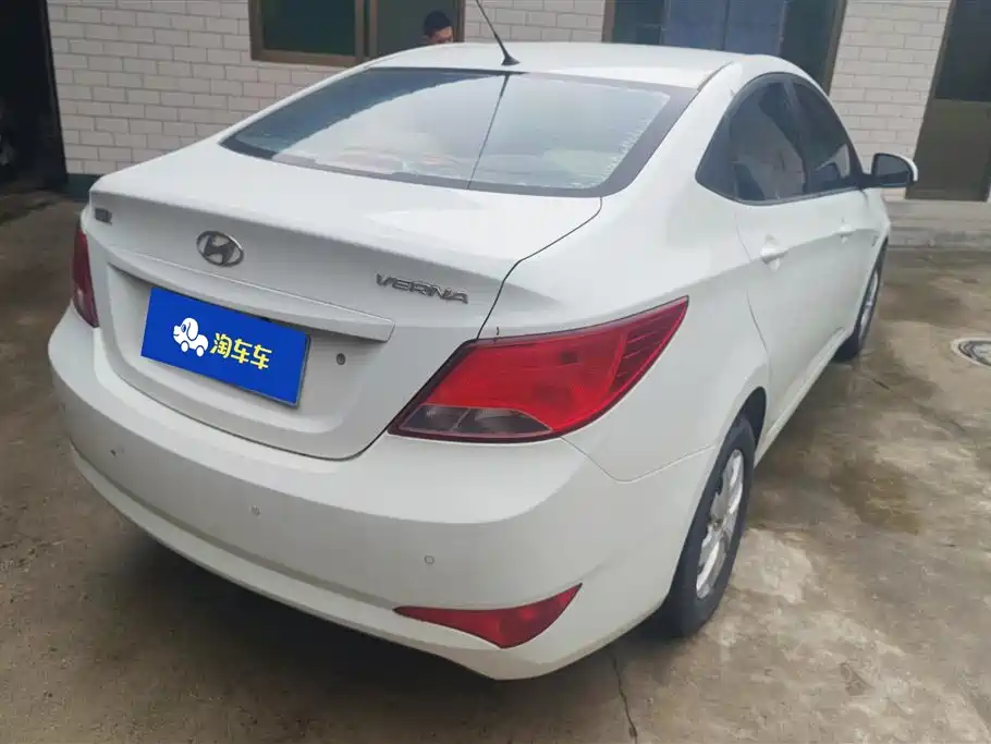 Hyundai Verna 2015 — фото 3