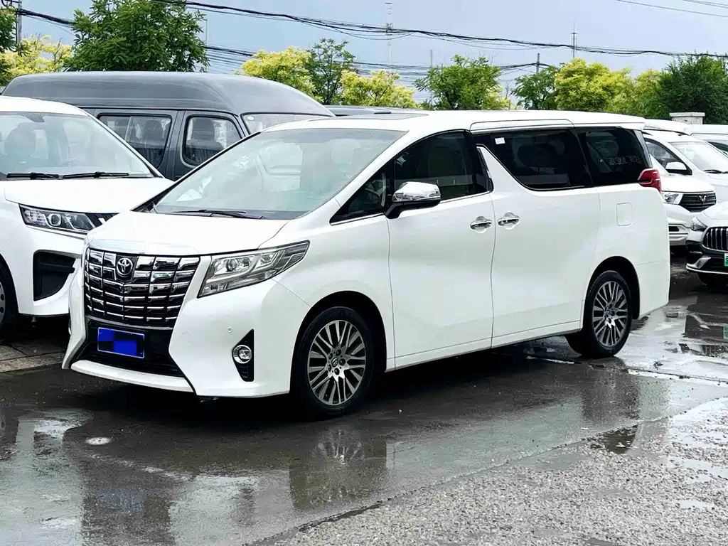 Toyota Alphard 2017 — фото 1