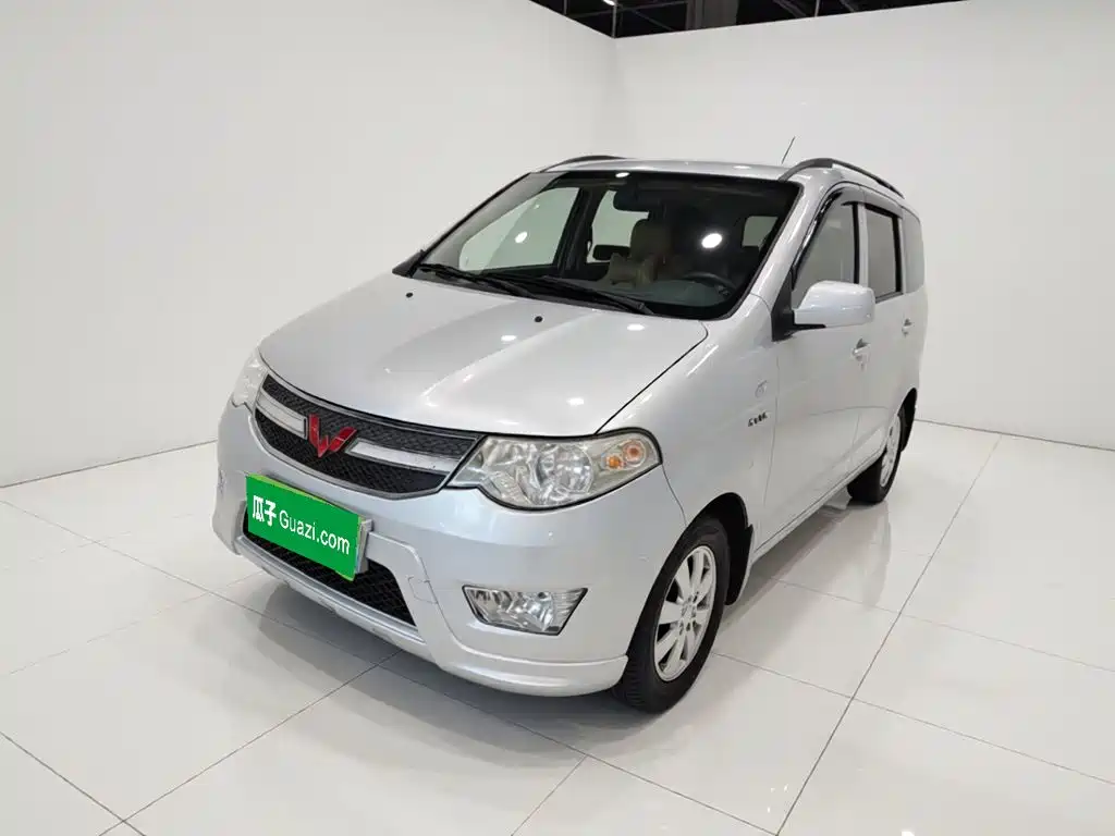 Wuling Hongguang 2014 — фото 1