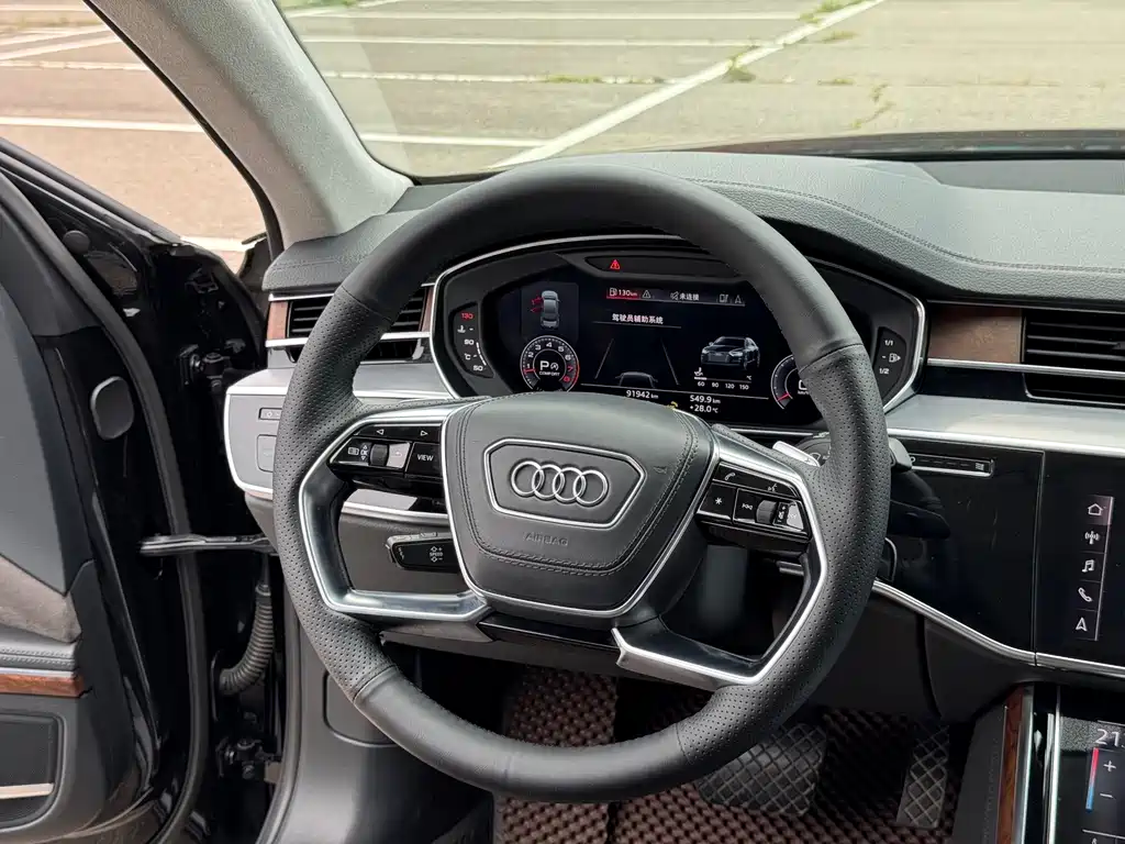 Audi A8 2020 — фото 12