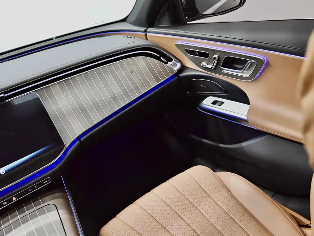 Mercedes-Benz E-Class 2025 — фото 36