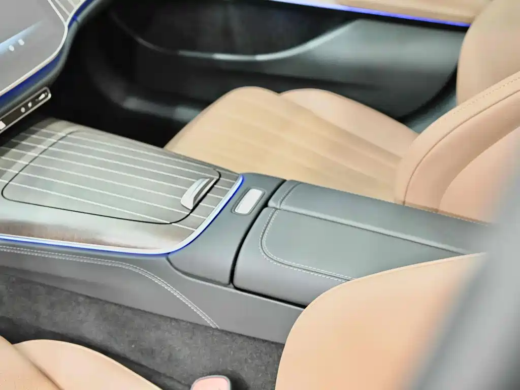 Mercedes-Benz E-Class 2025 — фото 24