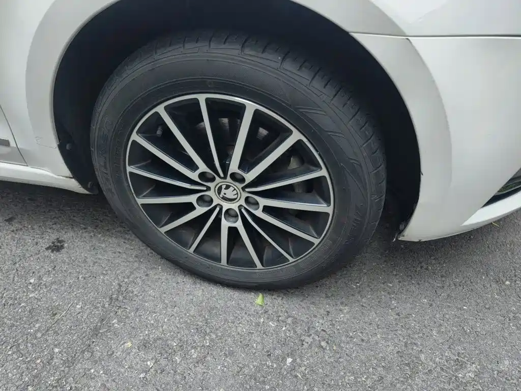 Skoda Octavia 2019 — фото 23