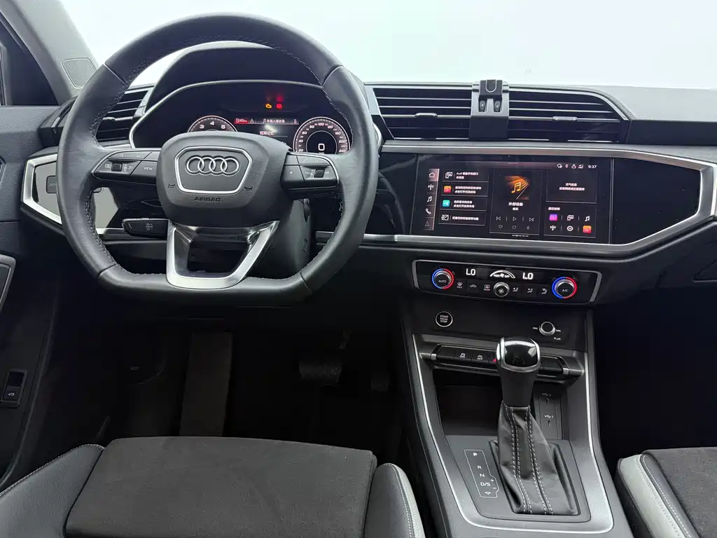 Audi Q3 2022 — фото 11