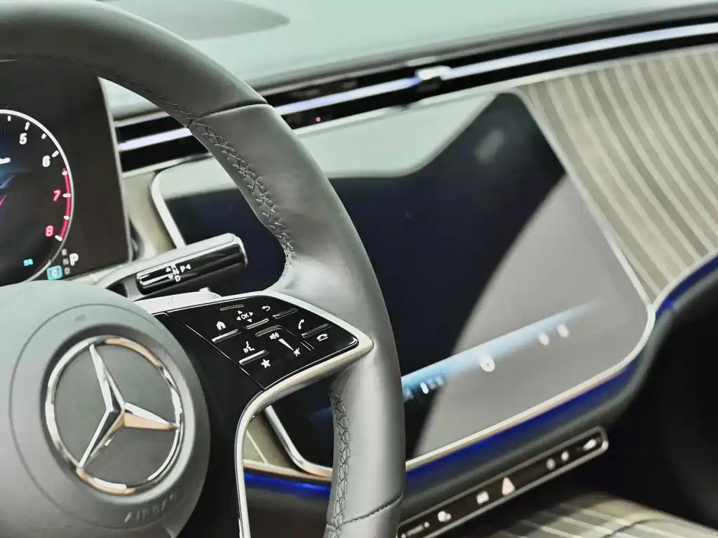 Mercedes-Benz E-Class 2025 — фото 20