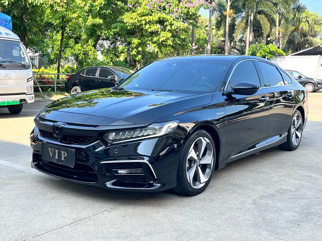 Honda Inspire 2020 — фото 1
