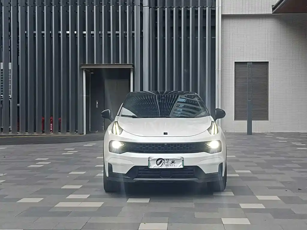 Lynk & Co 05 EM-P 2022 — фото 2