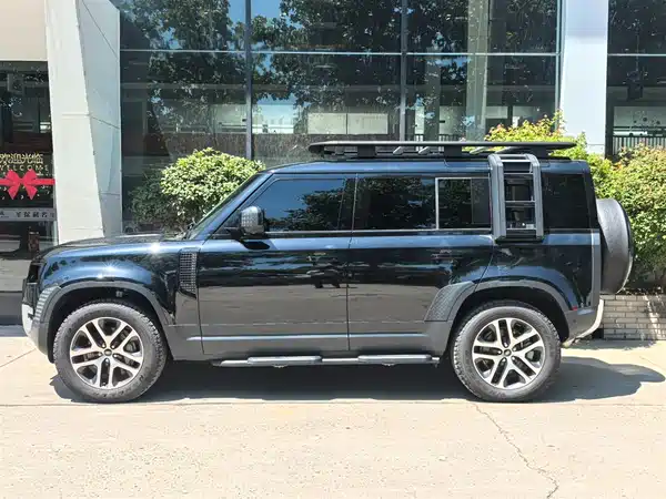 Land Rover Defender 2026