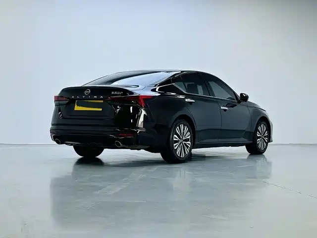 Nissan Teana 2024