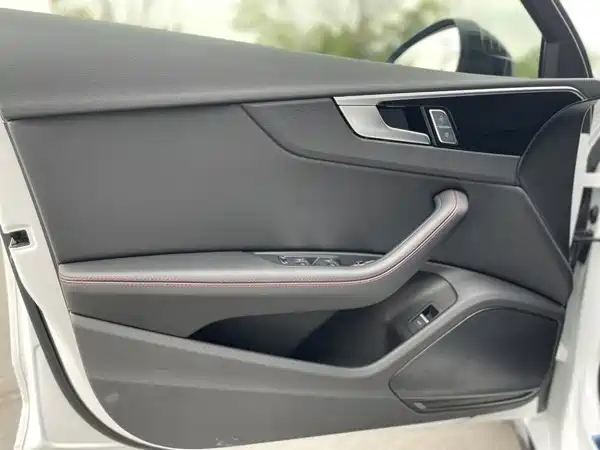 Audi A4L 2025