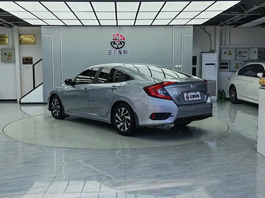 Honda Civic 2017 — фото 15