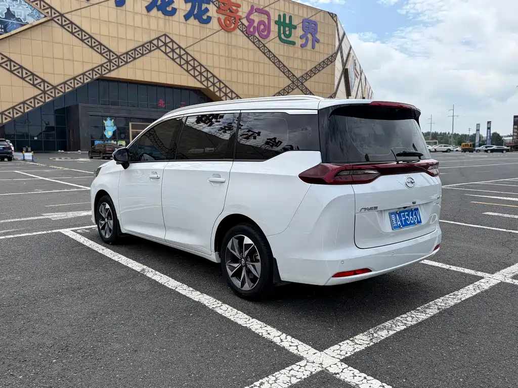 GAC Trumpchi M6 2022 — фото 6