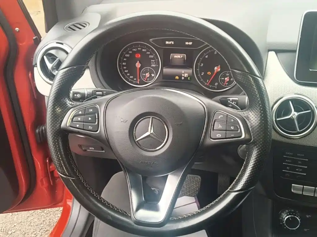Mercedes-Benz B-Class 2015 — фото 11